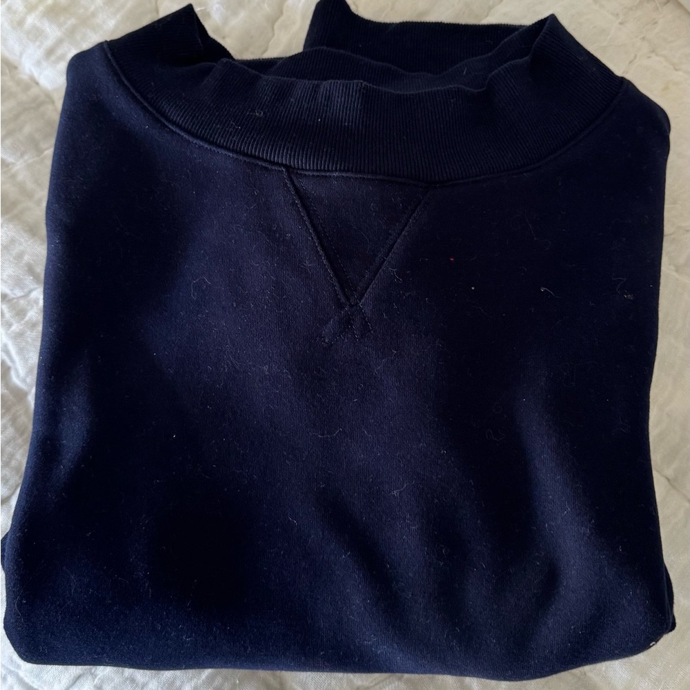 Parke sweatshirt in navy blue.